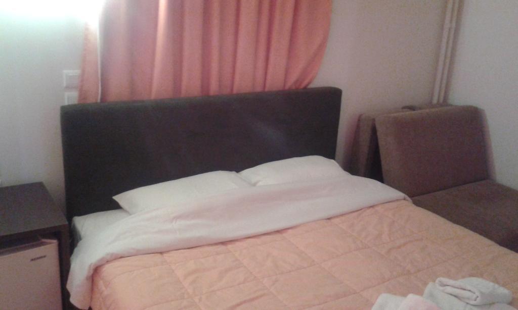 Hotel Ballas Агрия Экстерьер фото