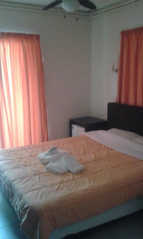 Hotel Ballas Агрия Экстерьер фото